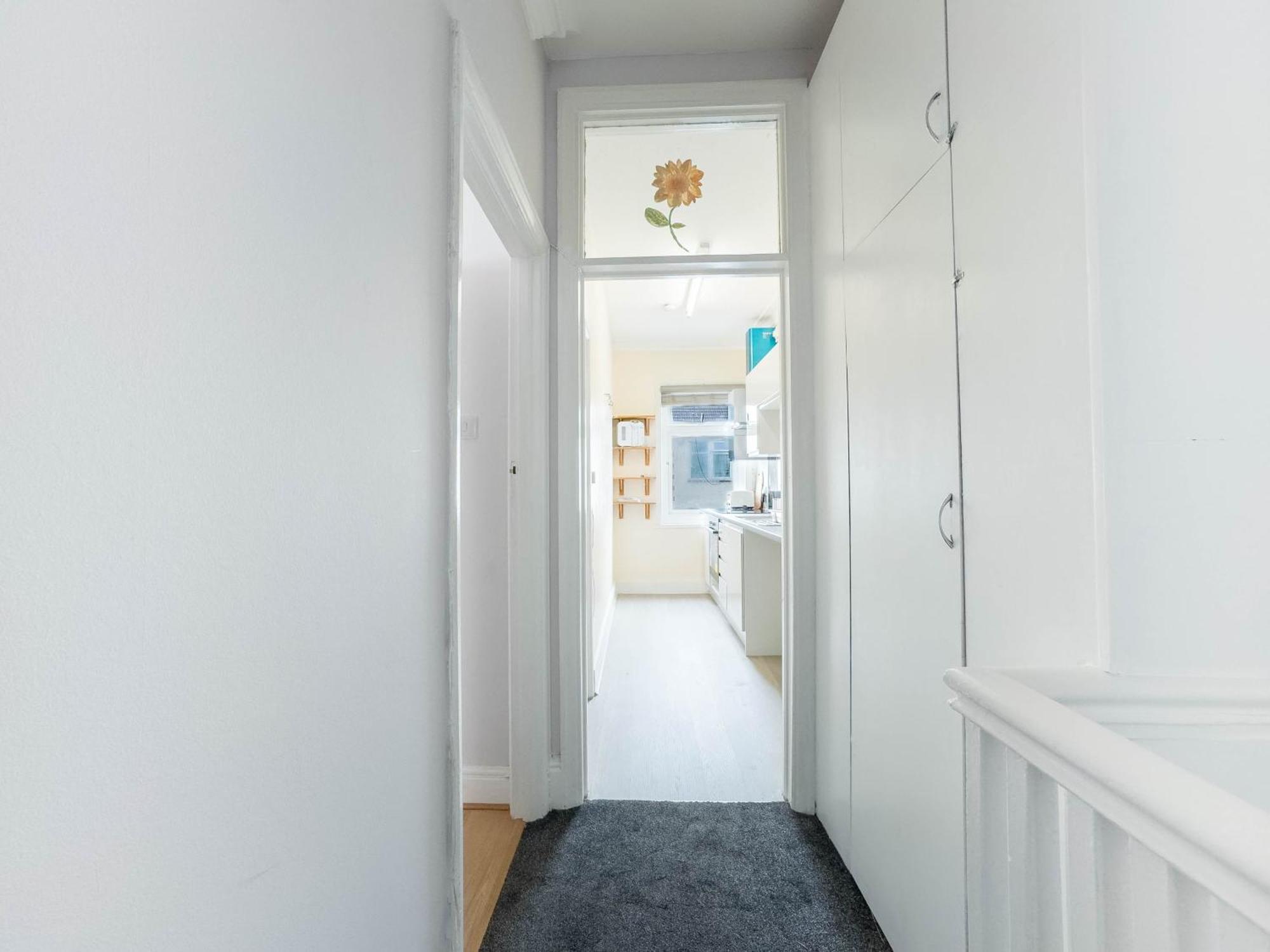 2 Bedroom Apartment Сътън он Сий Екстериор снимка